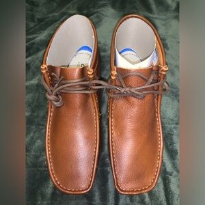CLARKS SHACRE TAN LEATHER BOOTS